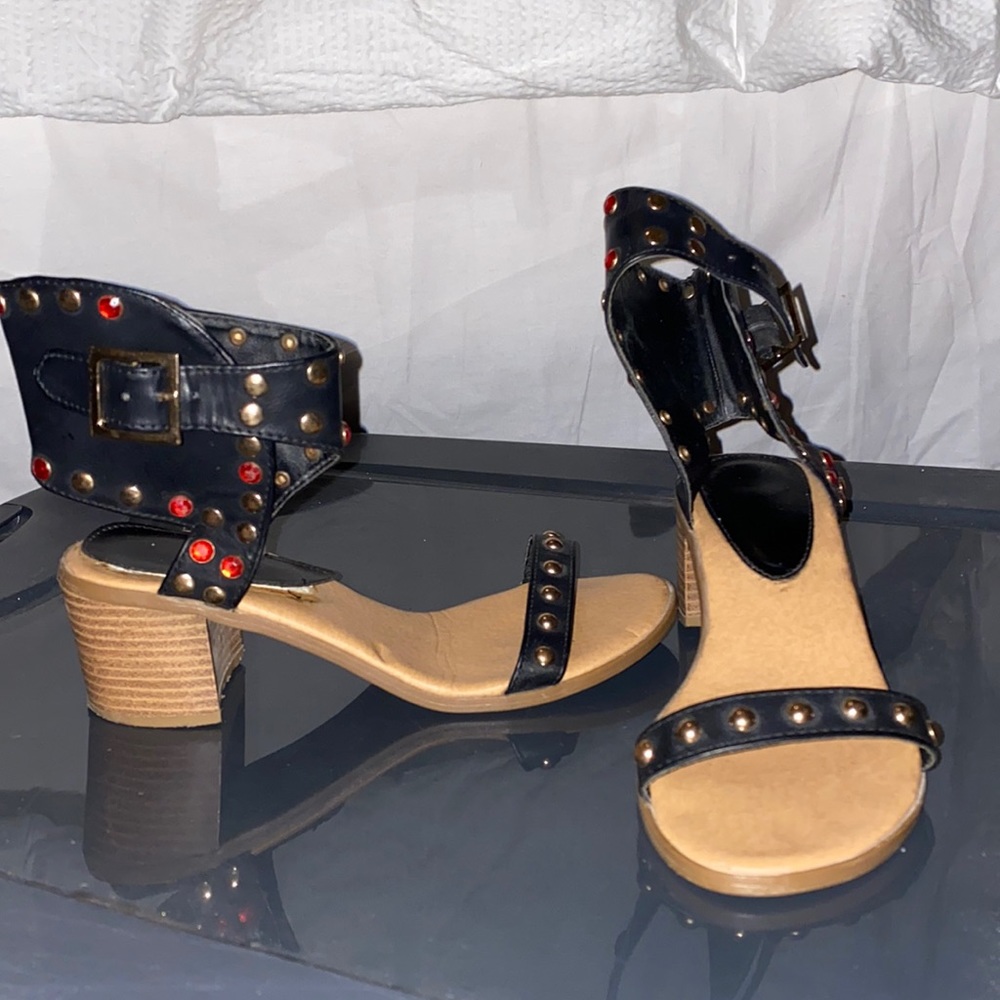Black sandal